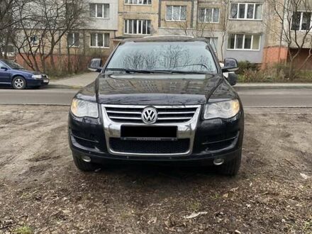 Черный Фольксваген Туарег, объемом двигателя 3 л и пробегом 270 тыс. км за 11500 $, фото 1 на Automoto.ua