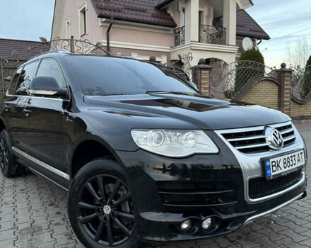 Черный Фольксваген Туарег, объемом двигателя 3 л и пробегом 217 тыс. км за 13450 $, фото 1 на Automoto.ua