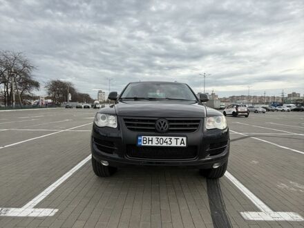 Черный Фольксваген Туарег, объемом двигателя 3 л и пробегом 263 тыс. км за 12500 $, фото 1 на Automoto.ua