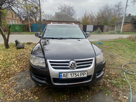 Черный Фольксваген Туарег, объемом двигателя 2.5 л и пробегом 265 тыс. км за 11500 $, фото 1 на Automoto.ua