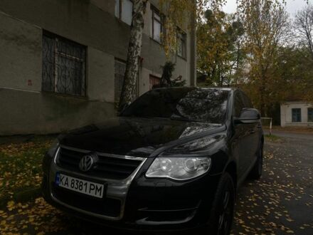 Черный Фольксваген Туарег, объемом двигателя 3 л и пробегом 284 тыс. км за 10500 $, фото 1 на Automoto.ua