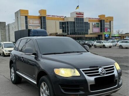 Черный Фольксваген Туарег, объемом двигателя 3 л и пробегом 350 тыс. км за 6554 $, фото 1 на Automoto.ua