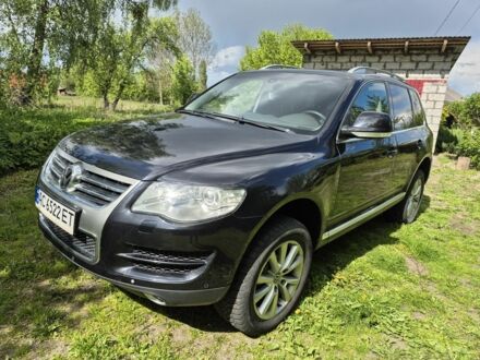 Черный Фольксваген Туарег, объемом двигателя 3 л и пробегом 372 тыс. км за 11000 $, фото 1 на Automoto.ua