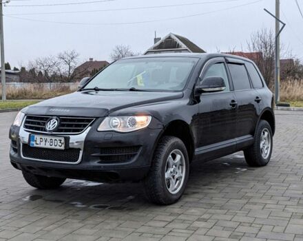 Черный Фольксваген Туарег, объемом двигателя 0 л и пробегом 300 тыс. км за 5816 $, фото 1 на Automoto.ua