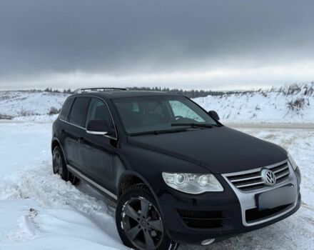 Черный Фольксваген Туарег, объемом двигателя 0 л и пробегом 300 тыс. км за 7023 $, фото 1 на Automoto.ua