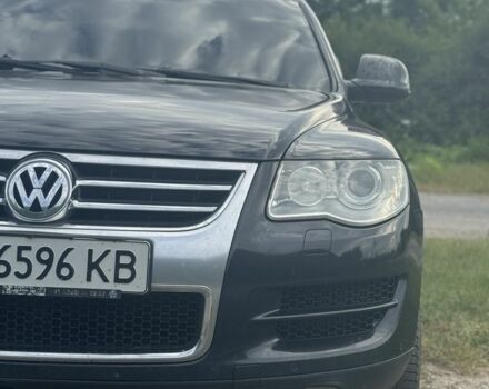 Черный Фольксваген Туарег, объемом двигателя 3 л и пробегом 255 тыс. км за 14500 $, фото 1 на Automoto.ua