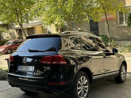 Черный Фольксваген Туарег, объемом двигателя 0 л и пробегом 321 тыс. км за 8000 $, фото 1 на Automoto.ua