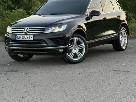 Черный Фольксваген Туарег, объемом двигателя 3 л и пробегом 269 тыс. км за 32500 $, фото 1 на Automoto.ua