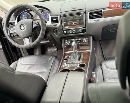Черный Фольксваген Туарег, объемом двигателя 3 л и пробегом 272 тыс. км за 25000 $, фото 1 на Automoto.ua