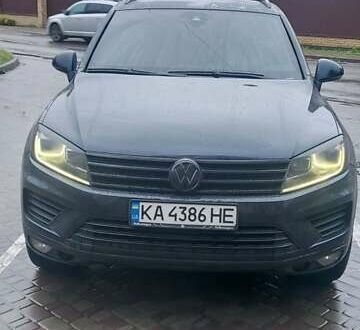 Черный Фольксваген Туарег, объемом двигателя 3.6 л и пробегом 135 тыс. км за 20000 $, фото 1 на Automoto.ua