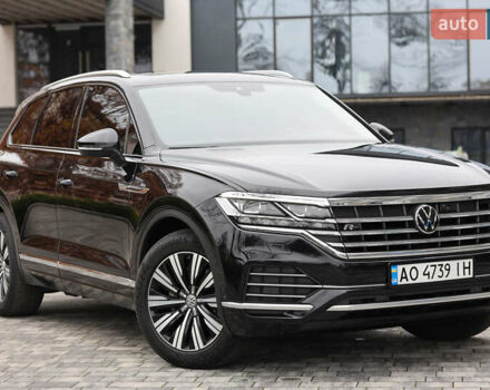 Черный Фольксваген Туарег, объемом двигателя 2.97 л и пробегом 252 тыс. км за 40500 $, фото 1 на Automoto.ua