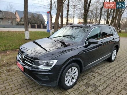 Чорний Фольксваген Туарег, об'ємом двигуна 2 л та пробігом 83 тис. км за 18900 $, фото 1 на Automoto.ua