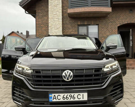 Черный Фольксваген Туарег, объемом двигателя 2.97 л и пробегом 135 тыс. км за 45500 $, фото 1 на Automoto.ua