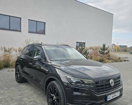Черный Фольксваген Туарег, объемом двигателя 2.97 л и пробегом 135 тыс. км за 47000 $, фото 1 на Automoto.ua