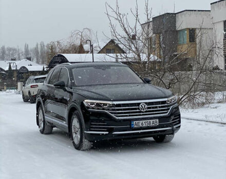 Черный Фольксваген Туарег, объемом двигателя 3 л и пробегом 248 тыс. км за 35000 $, фото 1 на Automoto.ua