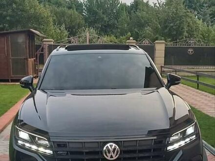 Черный Фольксваген Туарег, объемом двигателя 2.97 л и пробегом 163 тыс. км за 51500 $, фото 1 на Automoto.ua