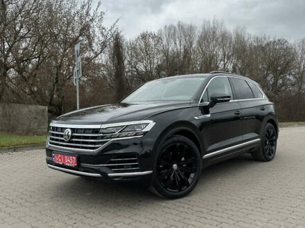 Чорний Фольксваген Туарег, об'ємом двигуна 3 л та пробігом 133 тис. км за 48499 $, фото 1 на Automoto.ua
