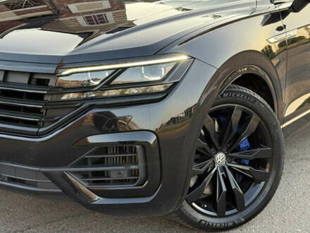 Фольксваген Туарег 2020 в Киеве на Automoto.ua Черный Фольксваген Туарег, объемом двигателя 3.96 л и пробегом 115 тыс. км за 59900 $, фото 1 на Automoto.ua