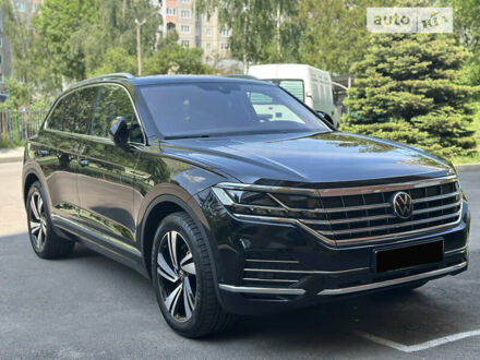 Фольксваген Туарег 2020 у Рівному на Automoto.ua Чорний Фольксваген Туарег, об'ємом двигуна 3 л та пробігом 53 тис. км за 69800 $, фото 1 на Automoto.ua