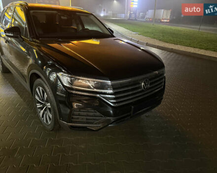 Черный Фольксваген Туарег, объемом двигателя 2.97 л и пробегом 134 тыс. км за 46000 $, фото 1 на Automoto.ua