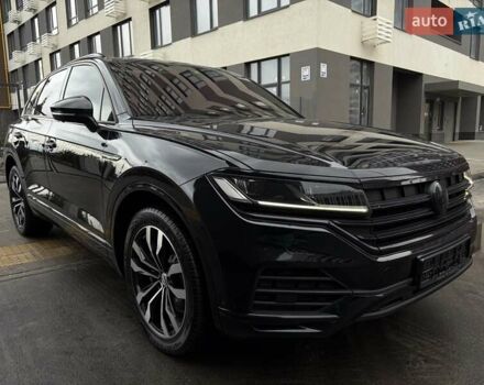 Черный Фольксваген Туарег, объемом двигателя 2.99 л и пробегом 110 тыс. км за 49222 $, фото 1 на Automoto.ua