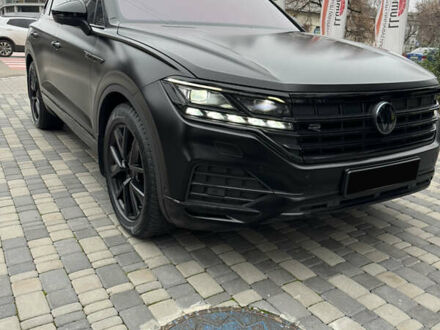 Черный Фольксваген Туарег, объемом двигателя 2.97 л и пробегом 186 тыс. км за 53000 $, фото 1 на Automoto.ua