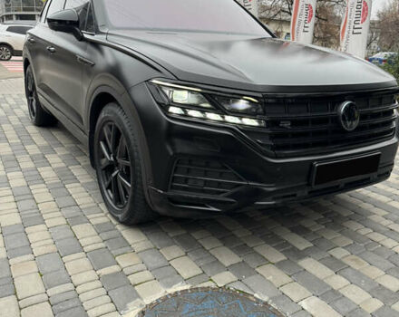 Черный Фольксваген Туарег, объемом двигателя 2.97 л и пробегом 186 тыс. км за 53000 $, фото 1 на Automoto.ua