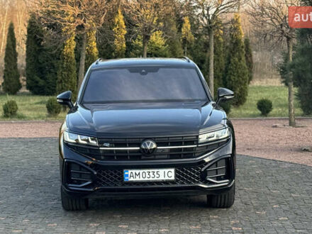 Черный Фольксваген Туарег, объемом двигателя 2.97 л и пробегом 30 тыс. км за 79500 $, фото 1 на Automoto.ua