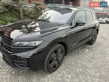 Фольксваген Туарег 2024 у Києві на Automoto.ua Чорний Фольксваген Туарег, об'ємом двигуна 2.97 л та пробігом 16 тис. км за 84500 $, фото 1 на Automoto.ua