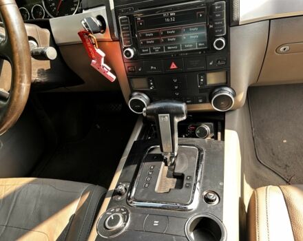 Коричневий Фольксваген Туарег, об'ємом двигуна 3 л та пробігом 321 тис. км за 7500 $, фото 14 на Automoto.ua