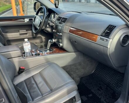 Коричневий Фольксваген Туарег, об'ємом двигуна 3 л та пробігом 308 тис. км за 14000 $, фото 11 на Automoto.ua