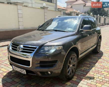 Коричневий Фольксваген Туарег, об'ємом двигуна 4.2 л та пробігом 210 тис. км за 8800 $, фото 3 на Automoto.ua