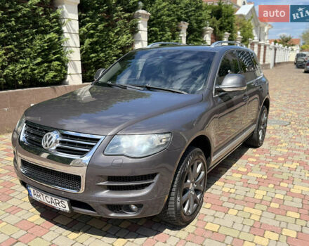 Коричневий Фольксваген Туарег, об'ємом двигуна 4.2 л та пробігом 210 тис. км за 8800 $, фото 4 на Automoto.ua