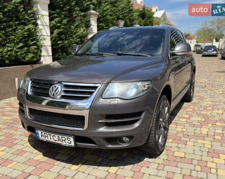 Коричневий Фольксваген Туарег, об'ємом двигуна 4.2 л та пробігом 210 тис. км за 8800 $, фото 2 на Automoto.ua