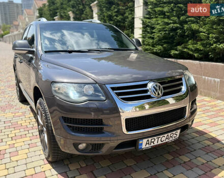 Коричневий Фольксваген Туарег, об'ємом двигуна 4.2 л та пробігом 210 тис. км за 8800 $, фото 1 на Automoto.ua