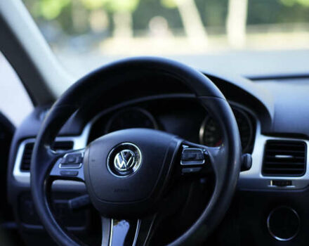 Коричневый Фольксваген Туарег, объемом двигателя 2.97 л и пробегом 304 тыс. км за 17449 $, фото 18 на Automoto.ua