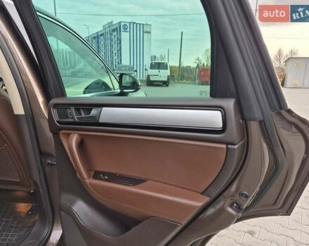 Коричневый Фольксваген Туарег, объемом двигателя 2.97 л и пробегом 260 тыс. км за 19950 $, фото 9 на Automoto.ua