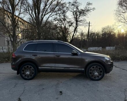 Коричневый Фольксваген Туарег, объемом двигателя 3 л и пробегом 250 тыс. км за 15300 $, фото 3 на Automoto.ua