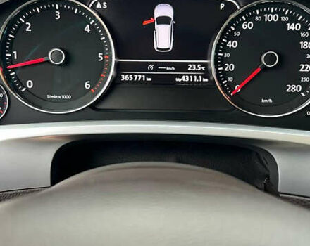 Коричневий Фольксваген Туарег, об'ємом двигуна 2.97 л та пробігом 368 тис. км за 15500 $, фото 19 на Automoto.ua