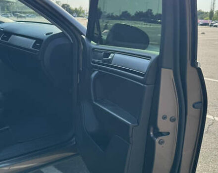 Коричневий Фольксваген Туарег, об'ємом двигуна 3.6 л та пробігом 194 тис. км за 14500 $, фото 17 на Automoto.ua