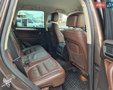 Коричневый Фольксваген Туарег, объемом двигателя 2.97 л и пробегом 260 тыс. км за 19950 $, фото 2 на Automoto.ua