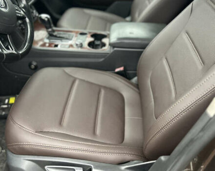 Коричневый Фольксваген Туарег, объемом двигателя 2.97 л и пробегом 300 тыс. км за 11000 $, фото 7 на Automoto.ua