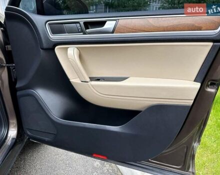 Коричневый Фольксваген Туарег, объемом двигателя 4.13 л и пробегом 294 тыс. км за 16999 $, фото 24 на Automoto.ua