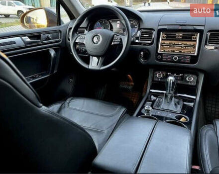 Коричневий Фольксваген Туарег, об'ємом двигуна 2.97 л та пробігом 272 тис. км за 17000 $, фото 5 на Automoto.ua