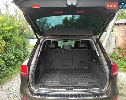 Коричневый Фольксваген Туарег, объемом двигателя 2.97 л и пробегом 211 тыс. км за 16500 $, фото 17 на Automoto.ua