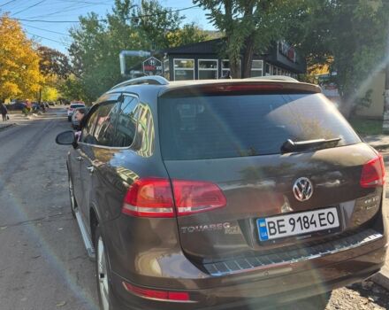 Коричневий Фольксваген Туарег, об'ємом двигуна 3 л та пробігом 300 тис. км за 17000 $, фото 3 на Automoto.ua