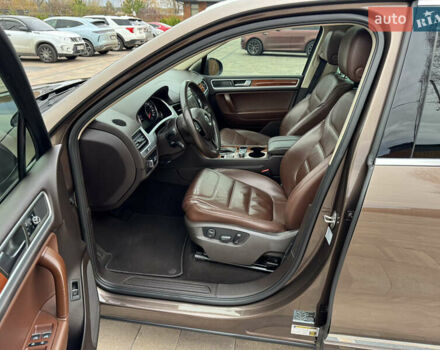 Коричневый Фольксваген Туарег, объемом двигателя 2.97 л и пробегом 221 тыс. км за 19900 $, фото 32 на Automoto.ua