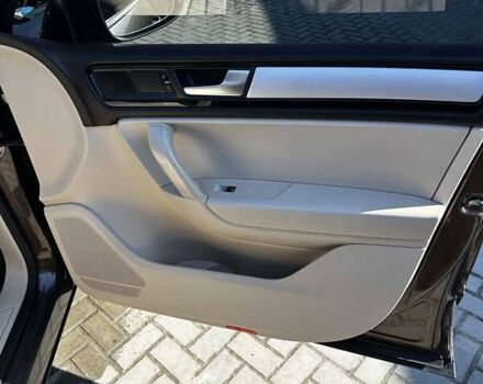 Коричневый Фольксваген Туарег, объемом двигателя 2.97 л и пробегом 274 тыс. км за 16300 $, фото 7 на Automoto.ua