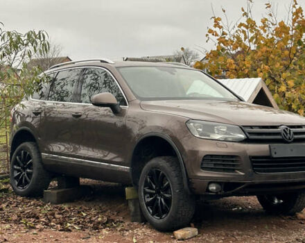 Коричневый Фольксваген Туарег, объемом двигателя 2.97 л и пробегом 300 тыс. км за 11000 $, фото 1 на Automoto.ua