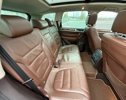 Коричневый Фольксваген Туарег, объемом двигателя 3 л и пробегом 213 тыс. км за 18000 $, фото 13 на Automoto.ua